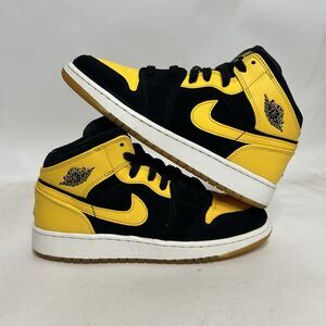 Nike Shoes Air Jordan 1 Retro Mid GS “New Love” 2017
